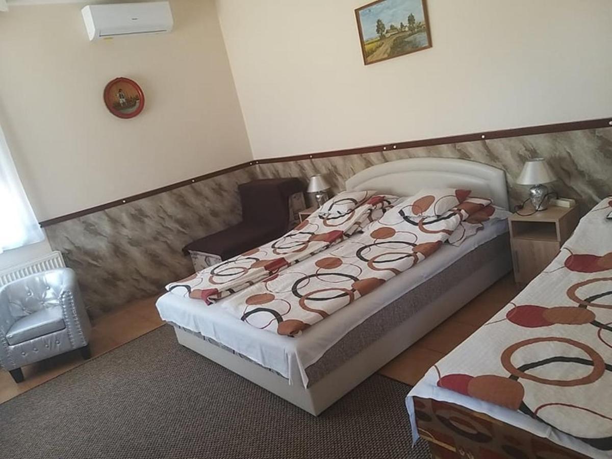 Garden Apartmanház 2 Hajdúszoboszló Dış mekan fotoğraf
